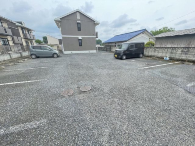 セベルハイツA棟の駐車場