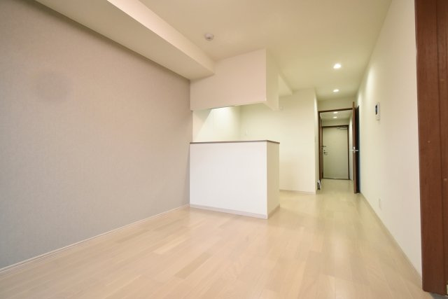 ウェルスクエア西宮北口の居間・リビング