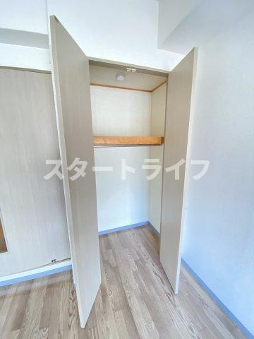 大阪市淀川区木川西３丁目の賃貸マンションの収納