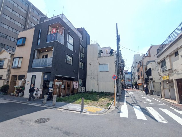 江東区富岡１丁目の売地の前面道路含む現地写真