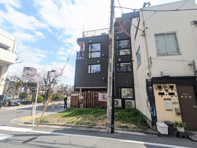 江東区富岡１丁目の売地の前面道路含む現地写真