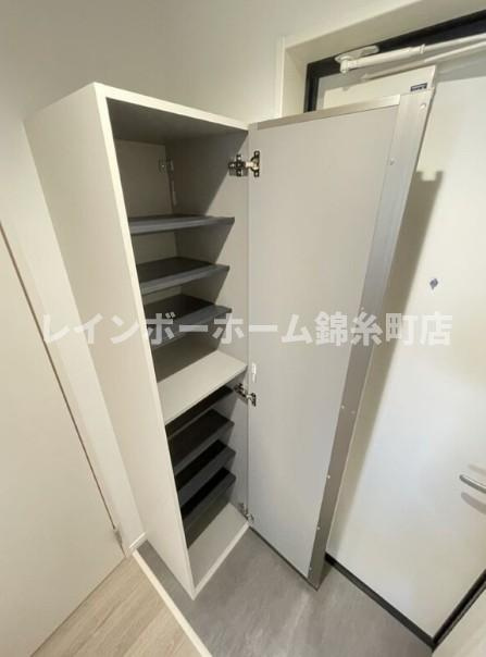 Avalon 三ノ輪の玄関
