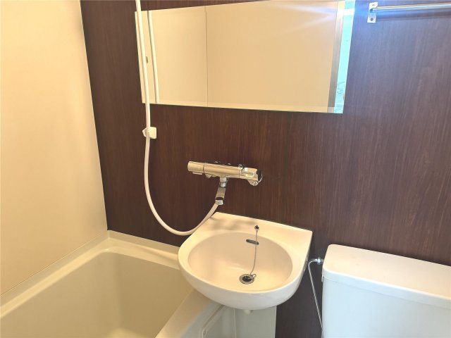 フレッシュハイムアイの浴室