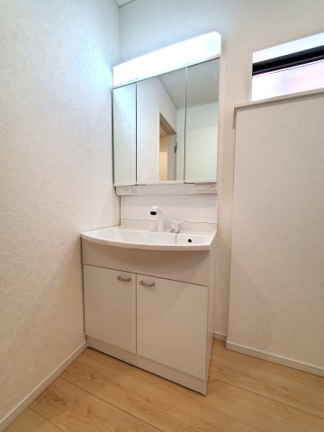 三郷市　早稲田6丁目　新築戸建　全4棟の洗面所|忙しい朝には欠かせない洗面所です
