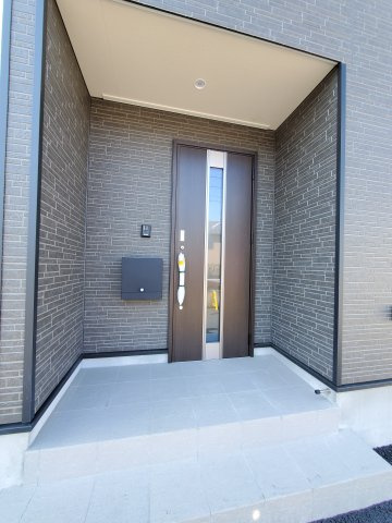 三郷市　早稲田6丁目　新築戸建　全4棟の玄関|毎日通る玄関はこちらです