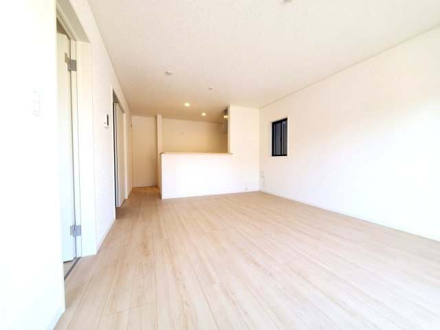 三郷市　早稲田6丁目　新築戸建　全4棟の居間・リビング|使いやすいリビングです