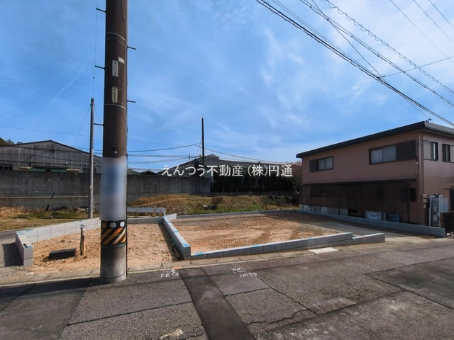 ブルーミングガーデン大坂町2期の前面道路含む現地写真