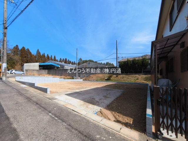 ブルーミングガーデン大坂町2期の前面道路含む現地写真