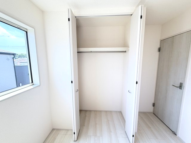 リーブルガーデンS前橋市樋越町第４　2号棟の収納|２階洋室3収納です