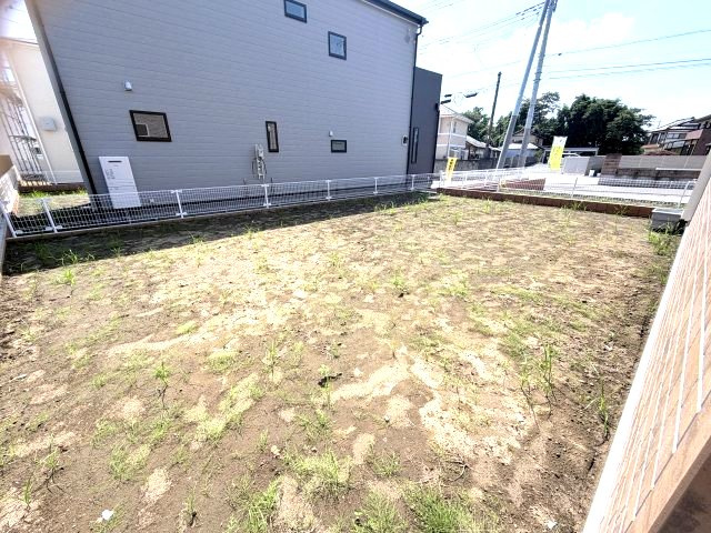 リーブルガーデンS前橋市樋越町第４　2号棟の庭|広々した南庭付きです☆バーベキューや家庭菜園もできる広さです。