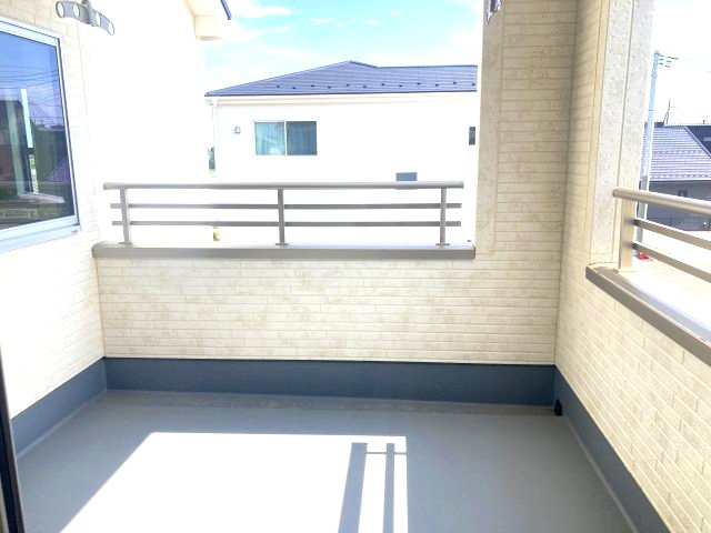 リーブルガーデンS前橋市樋越町第４　6号棟のバルコニー|インナーバルコニーがあり沢山の洗濯物が干せますよ