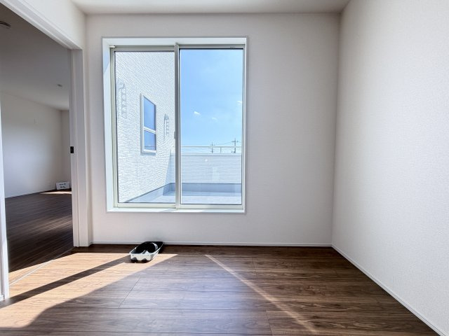 リーブルガーデンS前橋市樋越町第４　6号棟のその他共用部分|２階ホール部分が広々しています。ホールからバルコニーへ出られるので使い勝手が良いですよ！