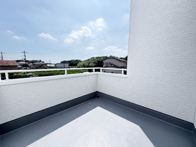 リーブルガーデンS前橋市樋越町第４　6号棟のバルコニー|インナーバルコニーがあります。沢山の洗濯物が干せますよ