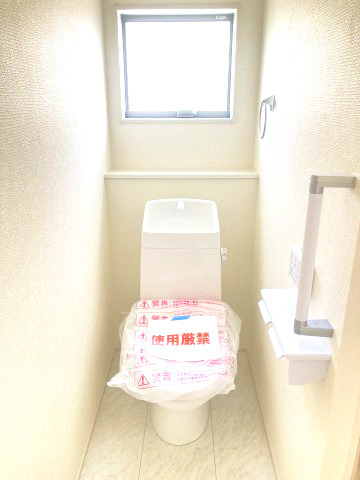 リーブルガーデンS前橋市樋越町第４　6号棟のトイレ|2階トイレです。清潔感のある白を基調としています。