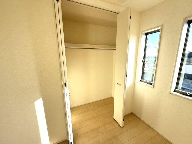 リーブルガーデンS前橋市樋越町第４　1号棟の収納|２階洋室2収納です