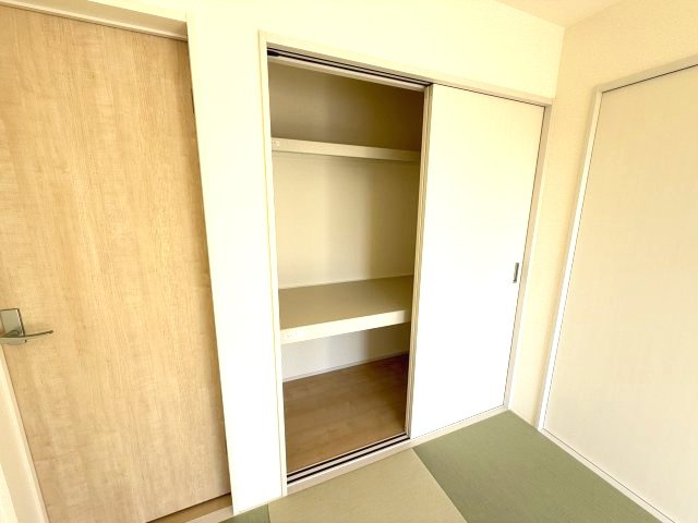 リーブルガーデンS前橋市樋越町第４　1号棟の収納|1階和室にも収納スペースがあります♪