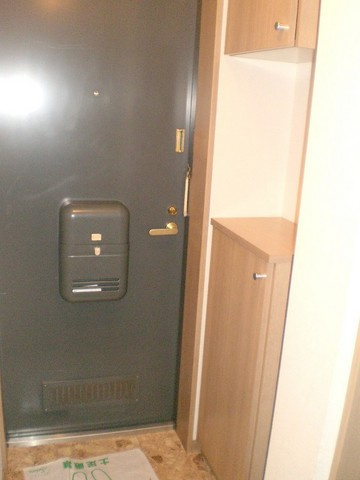 レジデンス上高井戸の玄関|玄関　シューズＢＯＸ