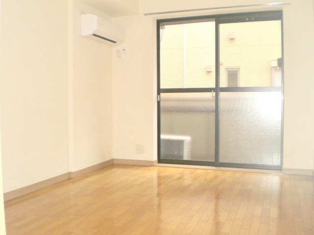 レジデンス上高井戸の洋室|☆フローリング6帖・エアコン完備♪☆