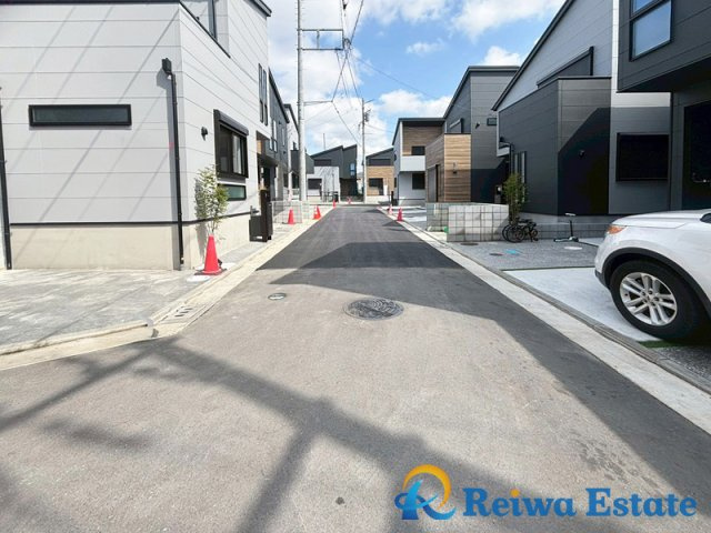 新築戸建　茅ヶ崎市松林1丁目の前面道路含む現地写真