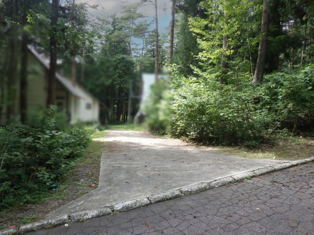 ニューパークひるが野⑨の前面道路含む現地写真