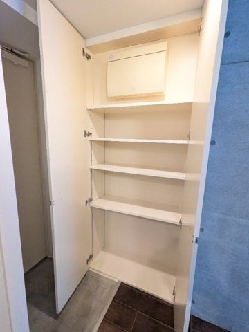 レジディア自由が丘Ⅱの玄関