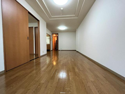 【内装】 | ポルトファミリア | 室内