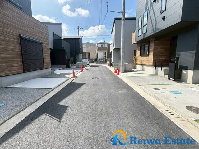 新築戸建　茅ヶ崎市松林1丁目の前面道路含む現地写真