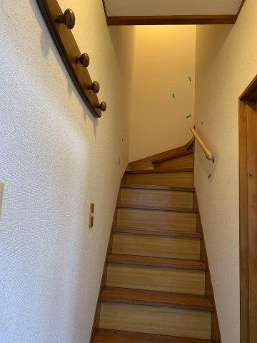 アートハウスの内装|メゾネットタイプのお部屋となっております。