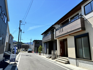【前面道路含む現地写真】 | 大津市雄琴5丁目11　新築戸建 | 2026年5月撮影、前面道路