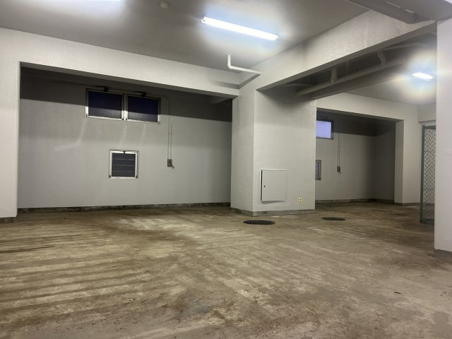 新井ビルの内装