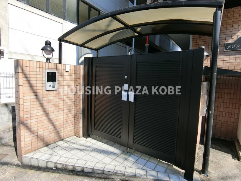 メゾンドルミエール妙法寺のエントランス