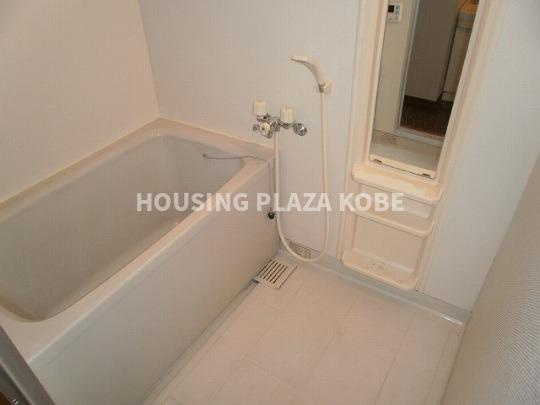 メゾンドルミエール妙法寺の浴室