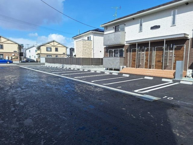 ラブリエＳＵＮ　Ⅱの駐車場