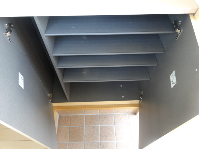 シャーメゾン飯田 A棟の玄関