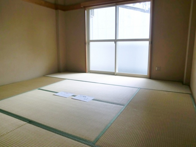 メゾン東小岩Ⅱの寝室|落ち着いた和室です。