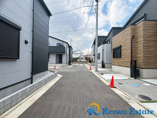 新築戸建　茅ヶ崎市松林1丁目の前面道路含む現地写真