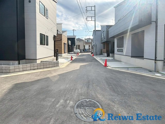 新築戸建　茅ヶ崎市松林1丁目の前面道路含む現地写真