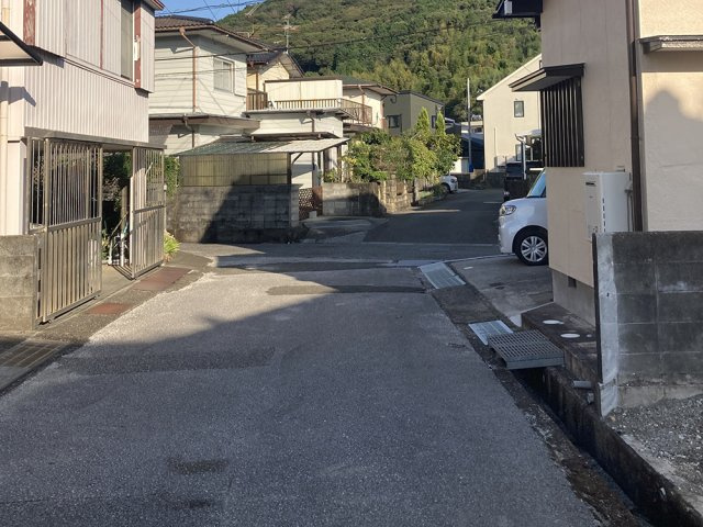 高知市介良乙　新築一戸建て⑰の前面道路含む現地写真