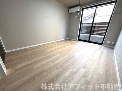 【居間・リビング】 | ガーデンヒルズ長者町 | 洋室8帖