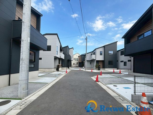 新築戸建　茅ヶ崎市松林1丁目の前面道路含む現地写真