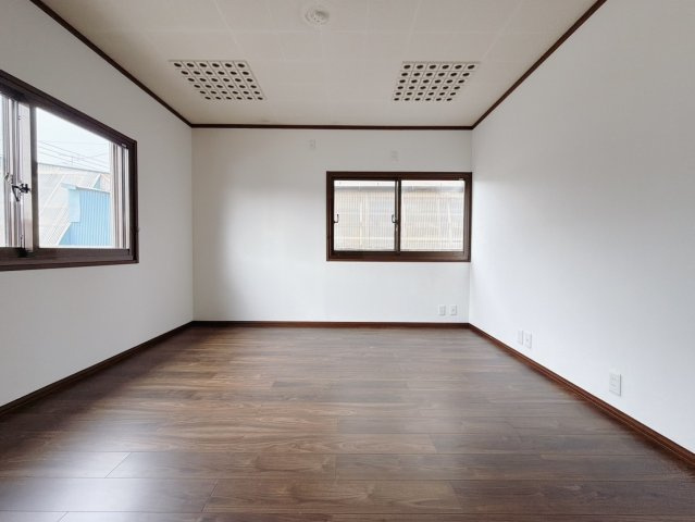 【中古戸建】邑楽郡邑楽町1期の洋室|■サウンドルーム｜防音室はを周囲を気にする必要がありません！友達や親戚を招いて大音量でパーティーやカラオケが出来ます♪