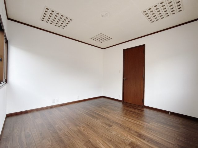【中古戸建】邑楽郡邑楽町1期の洋室|■サウンドルーム｜外からの音も入りにくいので、お勉強やお仕事なども集中して作業することが出来ます♪