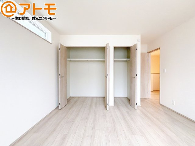【収納】 | 藤枝市天王町1丁目　新築戸建　A号棟 | ハンガーパイプ付きのクローゼットは季節ものなどを収納することができて便利です♪