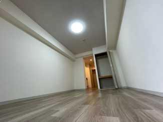 【寝室】 | YKハイツ小久保 | ※同建物別部屋の写真になります。