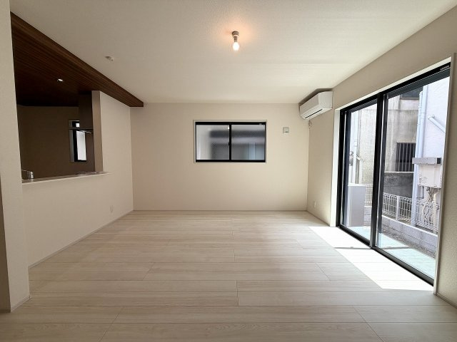 練馬区谷原1丁目　ZEH水準　大型省エネ邸宅の居間・リビング