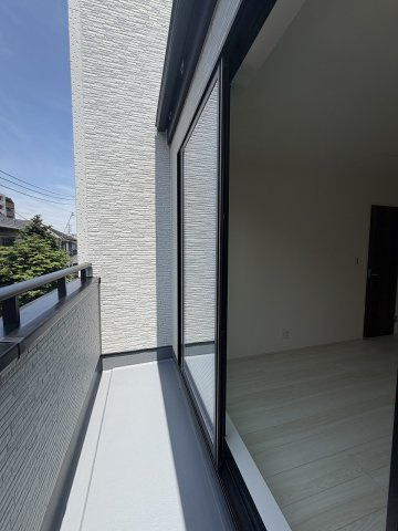 練馬区谷原1丁目　ZEH水準　大型省エネ邸宅のバルコニー
