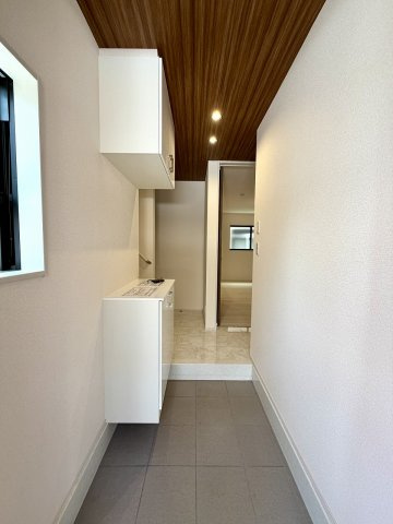 練馬区谷原1丁目　ZEH水準　大型省エネ邸宅の玄関