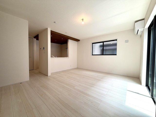 練馬区谷原1丁目　ZEH水準　大型省エネ邸宅の居間・リビング