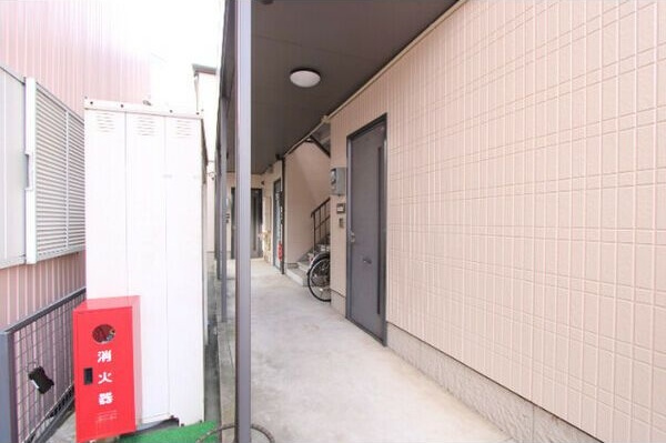 ファインタイム枇杷のエントランス