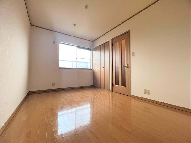 オランジュリーの洋室|明るい洋室です